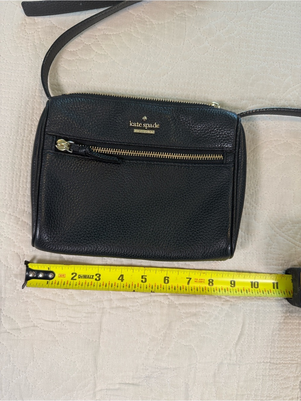 kate spade Jackson Street black pebbled leather small crossbody gold-tone zipper - Picture 9 of 11